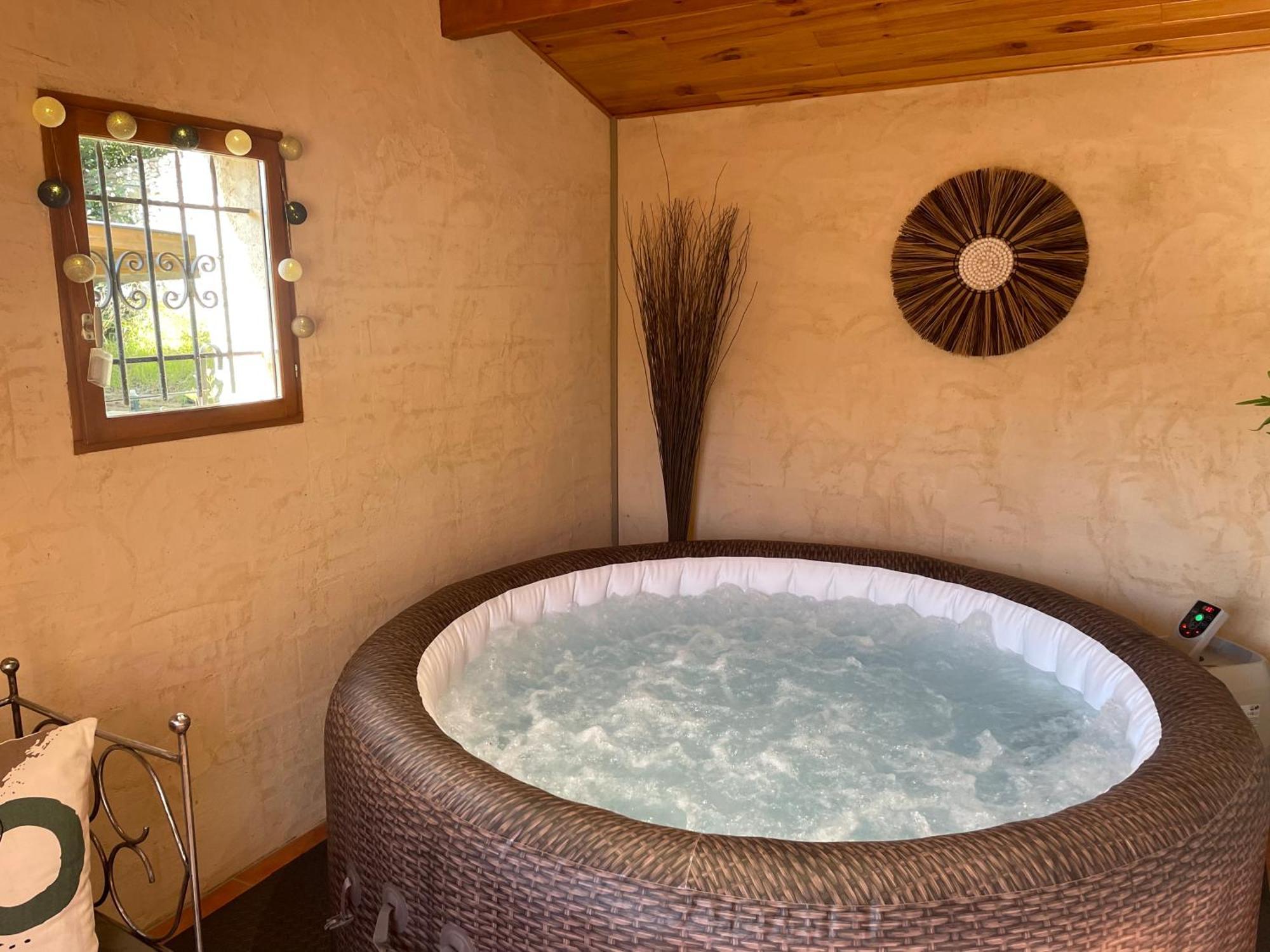 La Chambre Haute Et Son Spa Nîmes Dış mekan fotoğraf